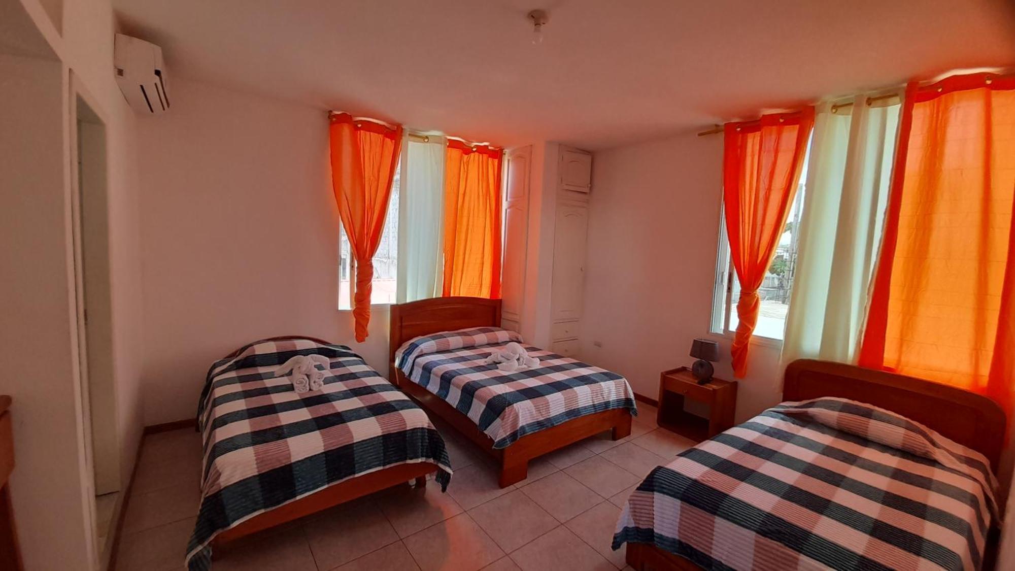 El Paraiso Guest house *